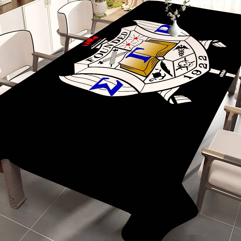 Home Textiles Today News - Obrus z logo Sigma Gamma Rho